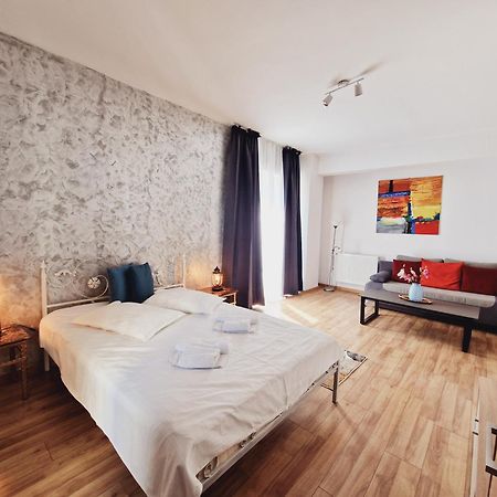 Ultracentral 5* Boutique Hotel Style Apartment. Brand New. 2 Rooms. Spacious. Free Parking Cluj-Napoca Luaran gambar