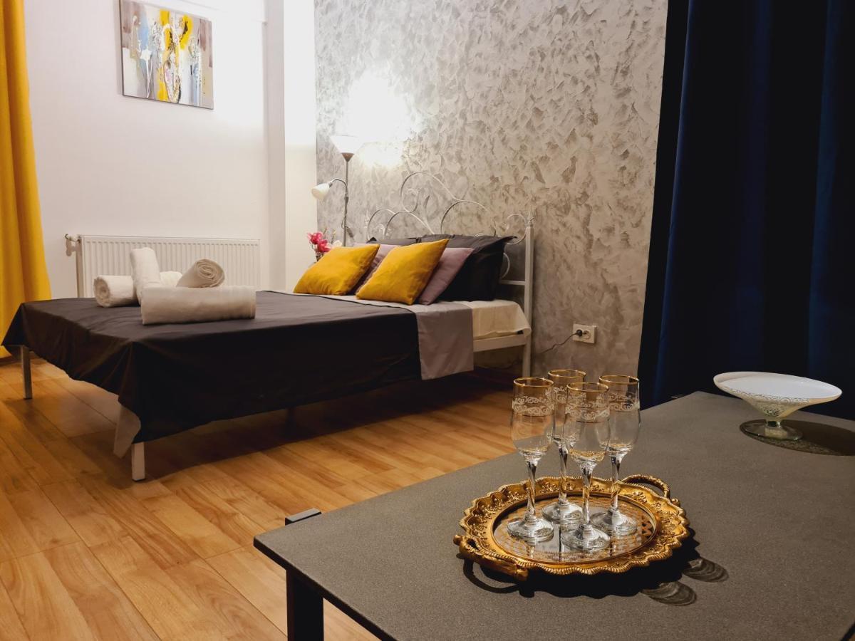 Ultracentral 5* Boutique Hotel Style Apartment. Brand New. 2 Rooms. Spacious. Free Parking Cluj-Napoca Luaran gambar