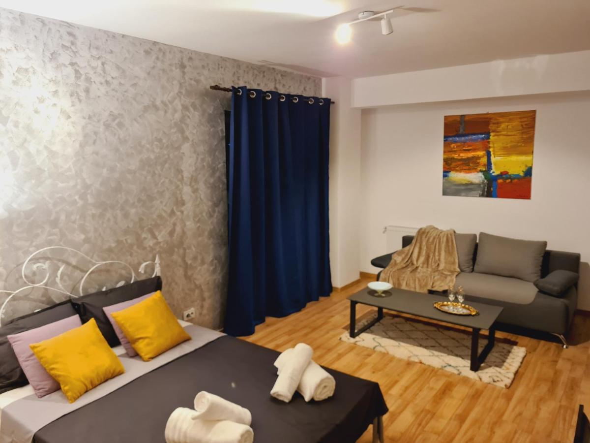 Ultracentral 5* Boutique Hotel Style Apartment. Brand New. 2 Rooms. Spacious. Free Parking Cluj-Napoca Luaran gambar