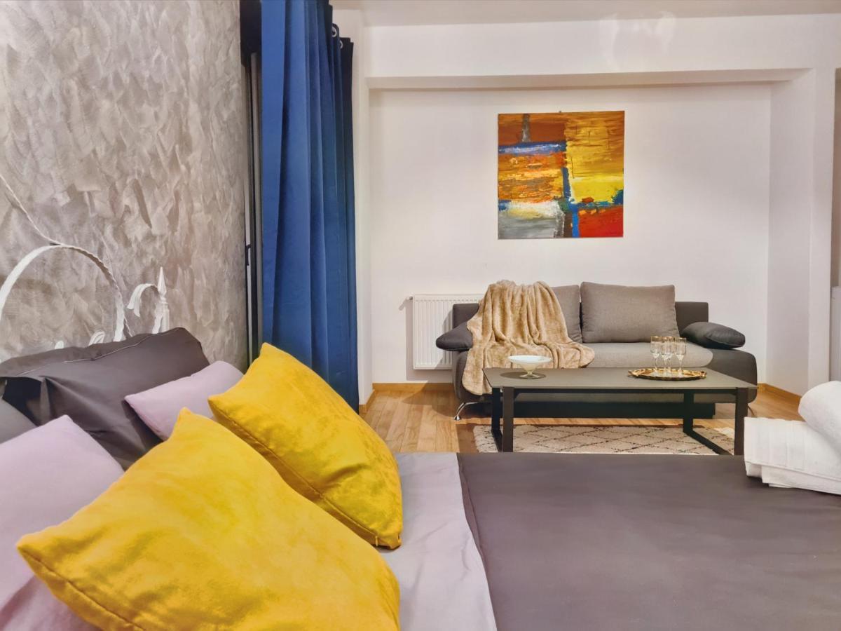 Ultracentral 5* Boutique Hotel Style Apartment. Brand New. 2 Rooms. Spacious. Free Parking Cluj-Napoca Luaran gambar