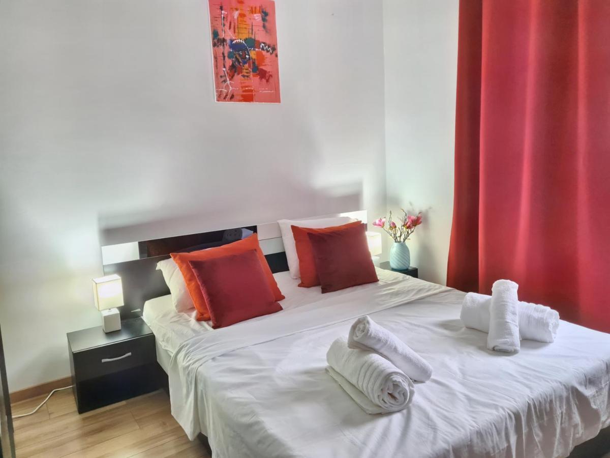 Ultracentral 5* Boutique Hotel Style Apartment. Brand New. 2 Rooms. Spacious. Free Parking Cluj-Napoca Luaran gambar