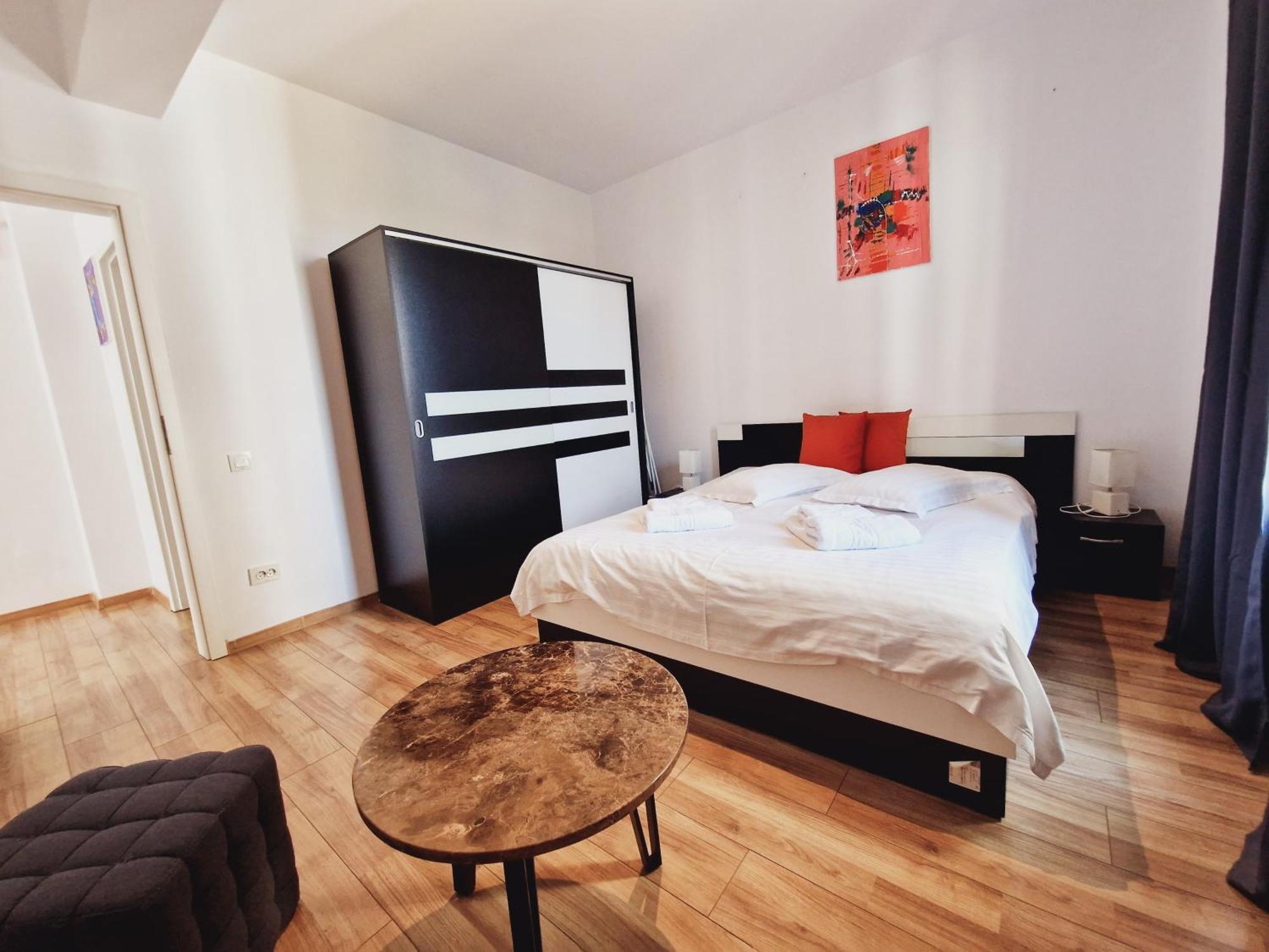 Ultracentral 5* Boutique Hotel Style Apartment. Brand New. 2 Rooms. Spacious. Free Parking Cluj-Napoca Luaran gambar